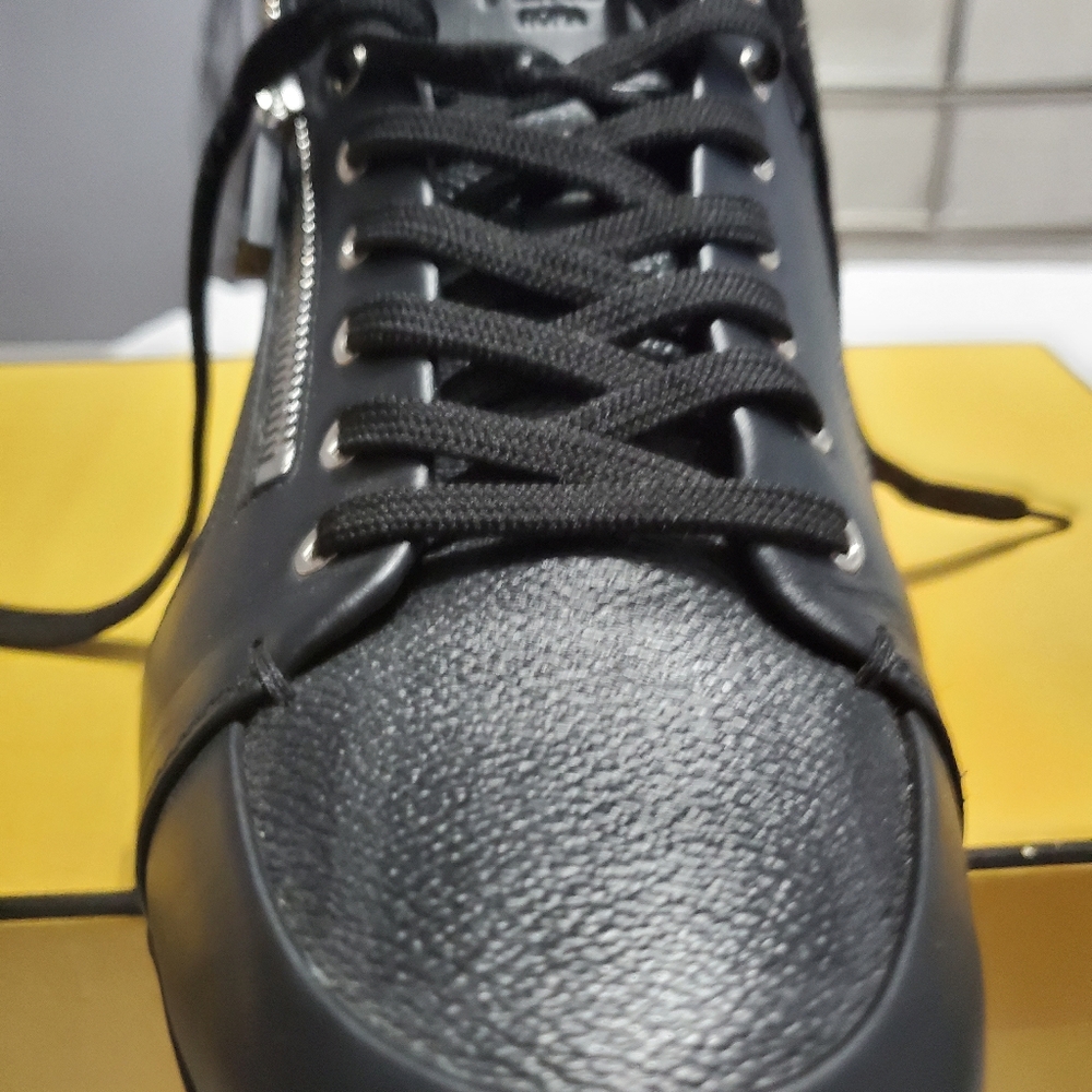 Sneaker